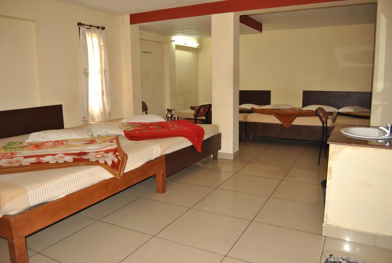 מלון קודאיקנאל Ezhil Residency מראה חיצוני תמונה